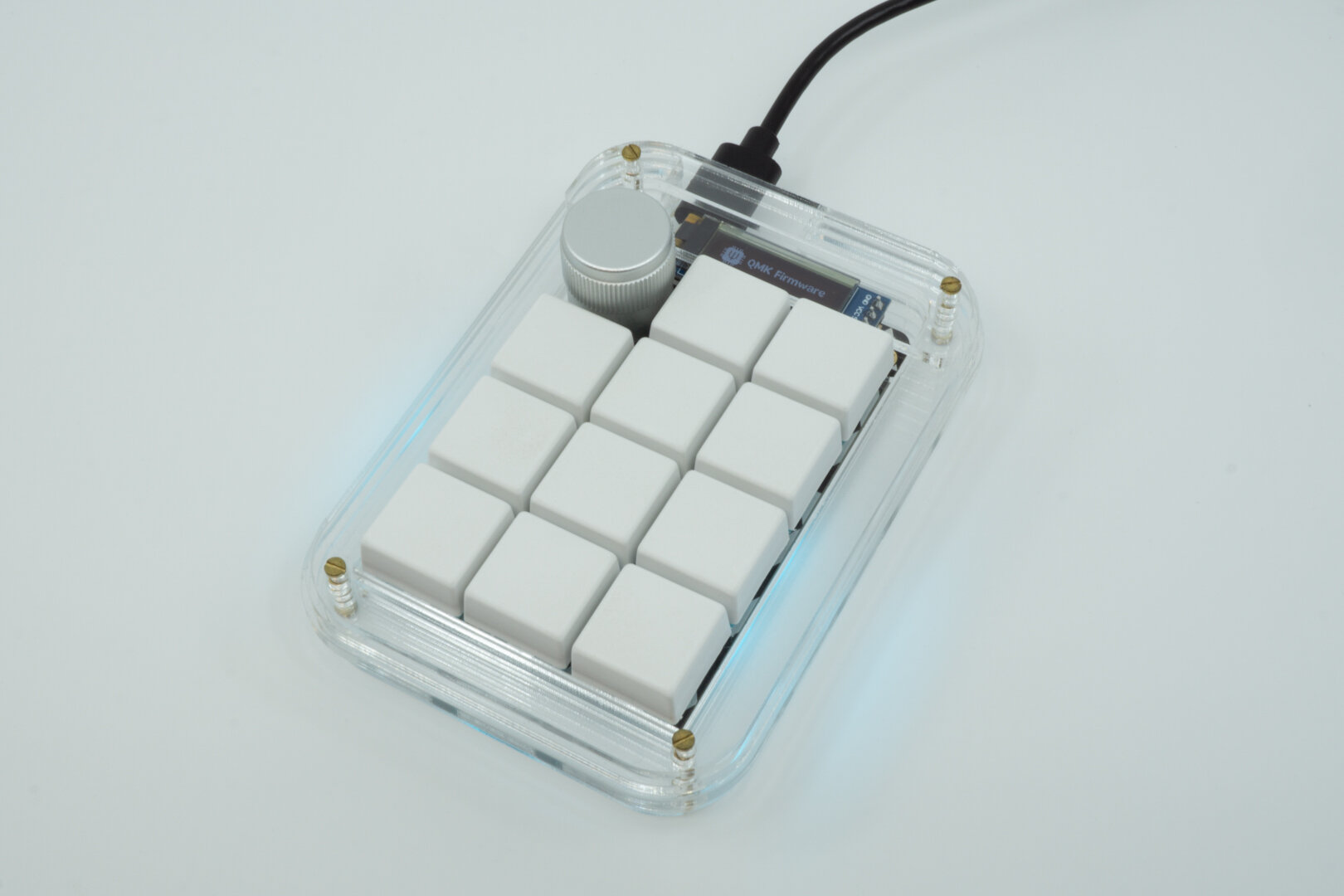 A Zima with a clear high profile case. The encoder is optional: you can use it with twelve keys instead, too.